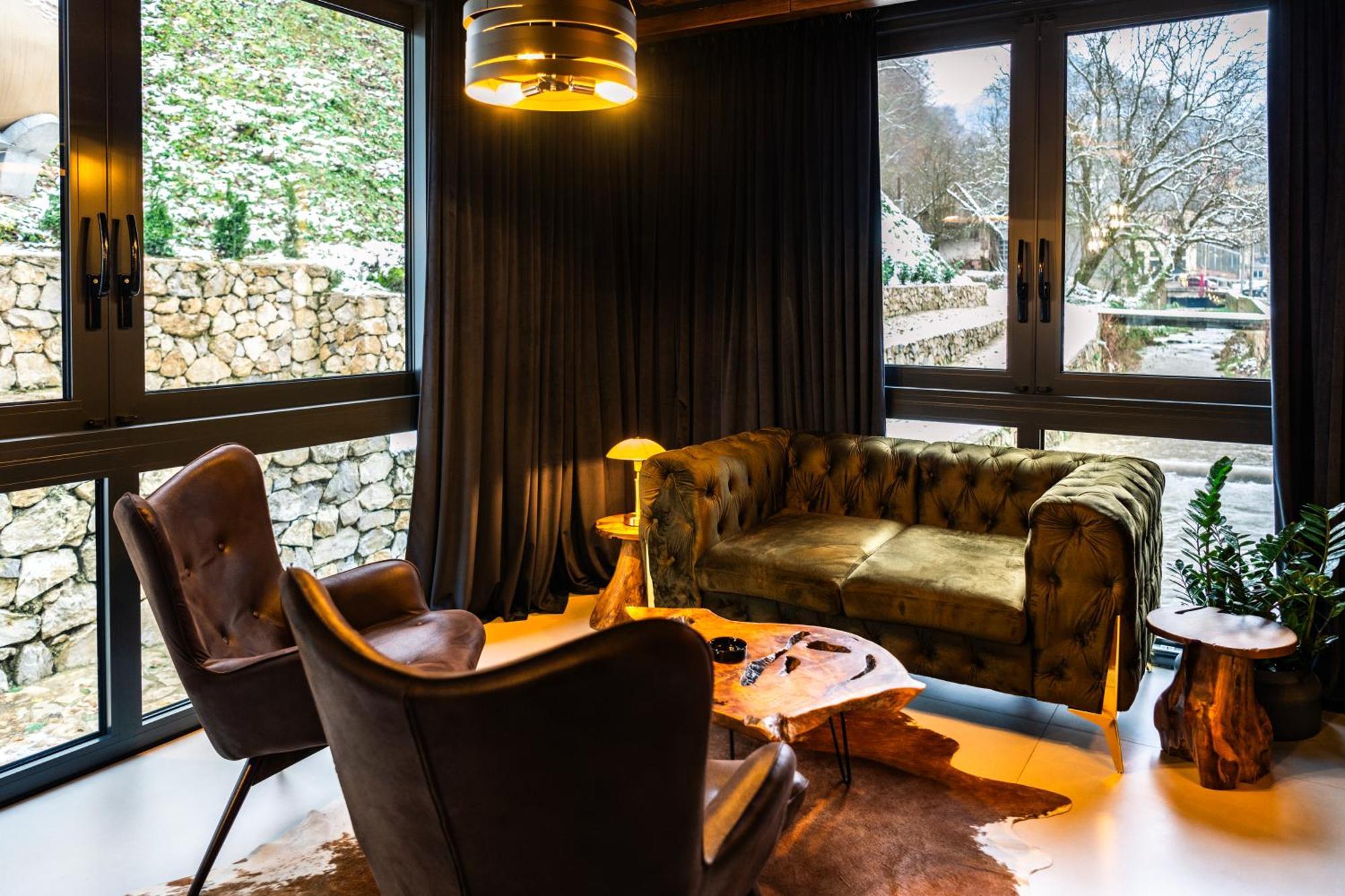 Hotel Adriale Kresevo Екстериор снимка